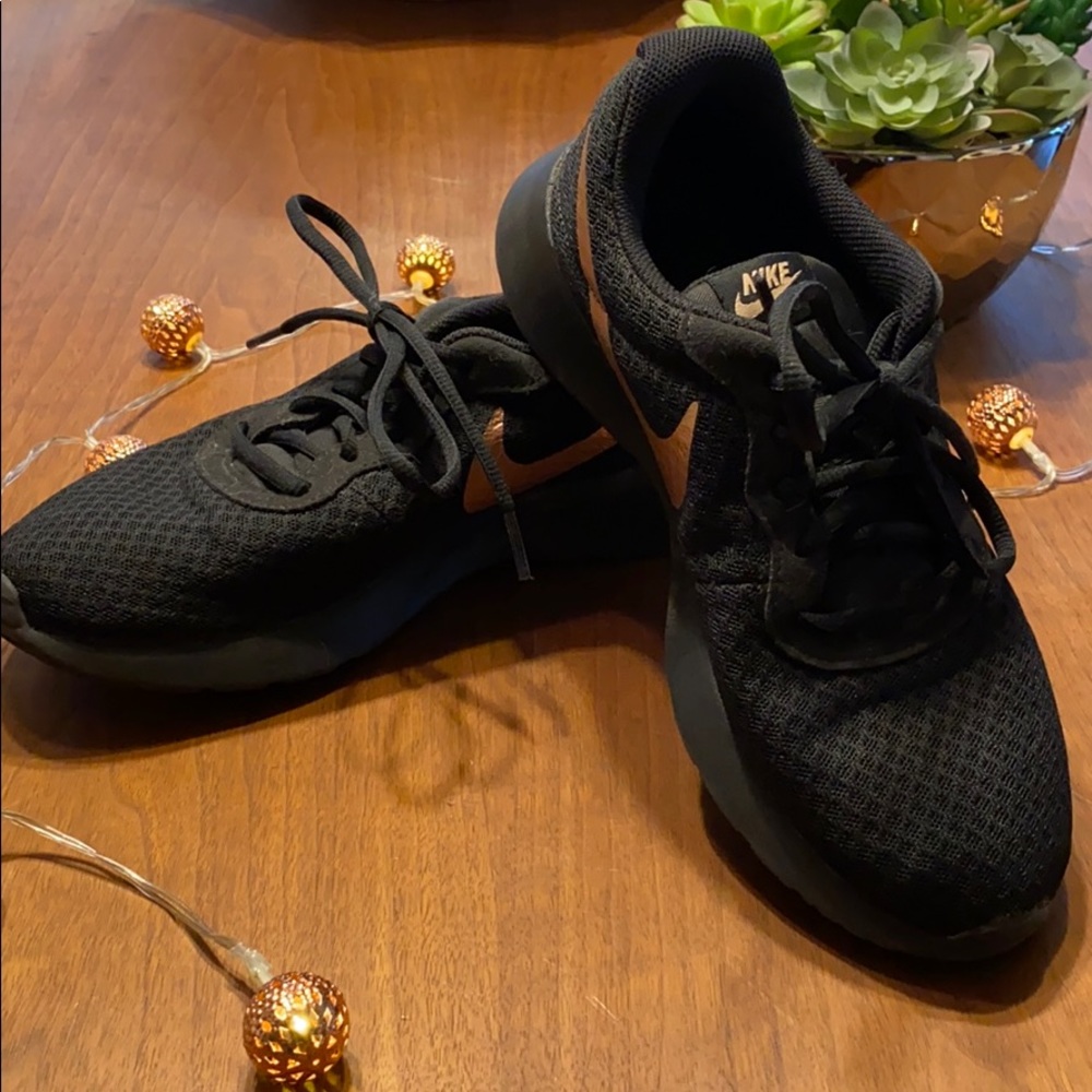Black and Rose Gold Nike Tanjun